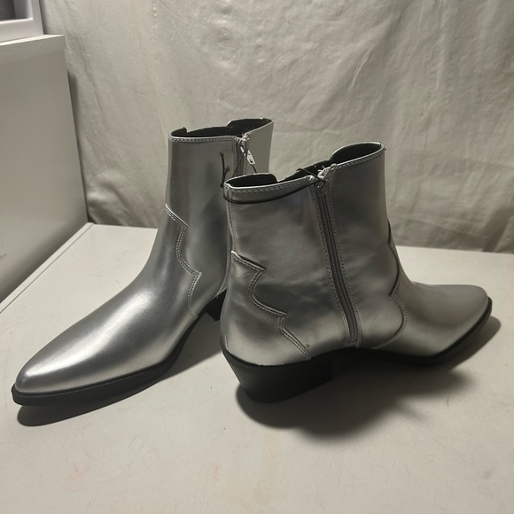 Silver western look ankle boots , 1.5” block heel ,zip sides size 11 NWT - Picture 5 of 6